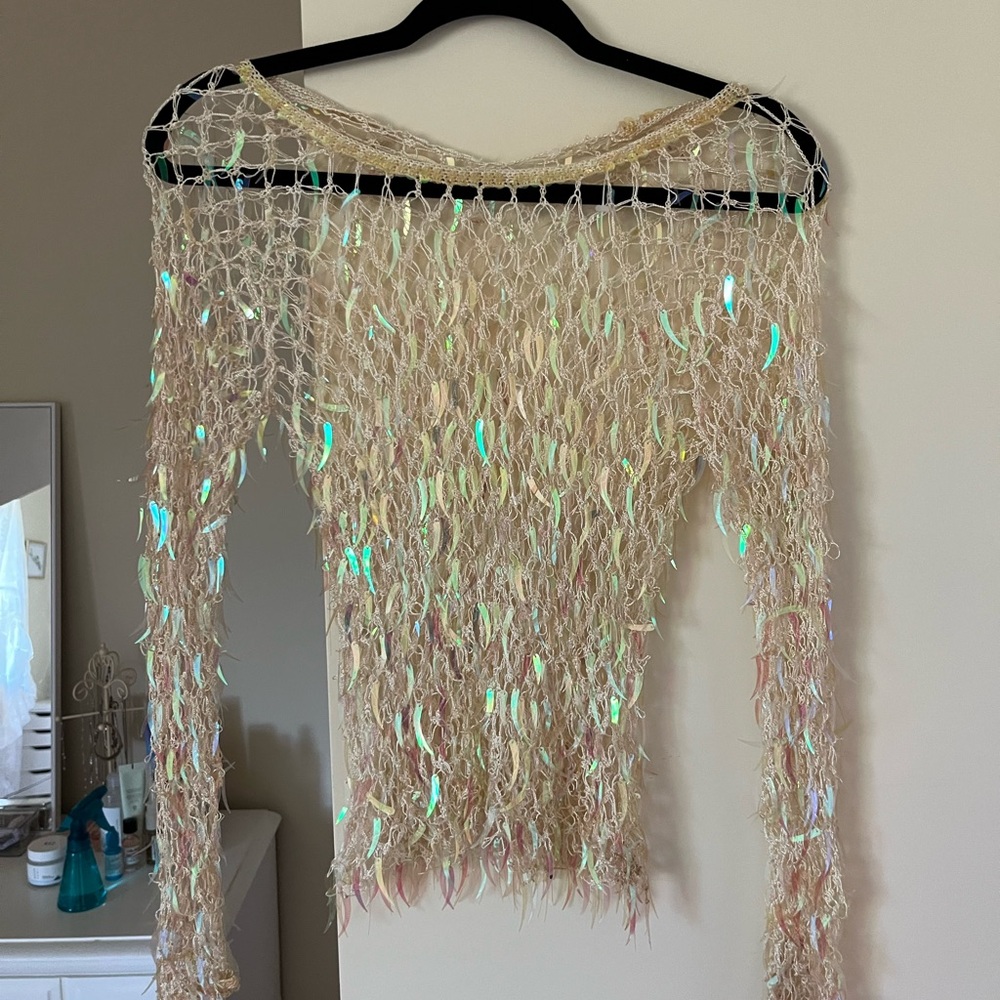 Beaded mesh top